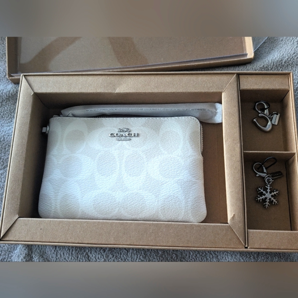 Coach Wristlet NWT